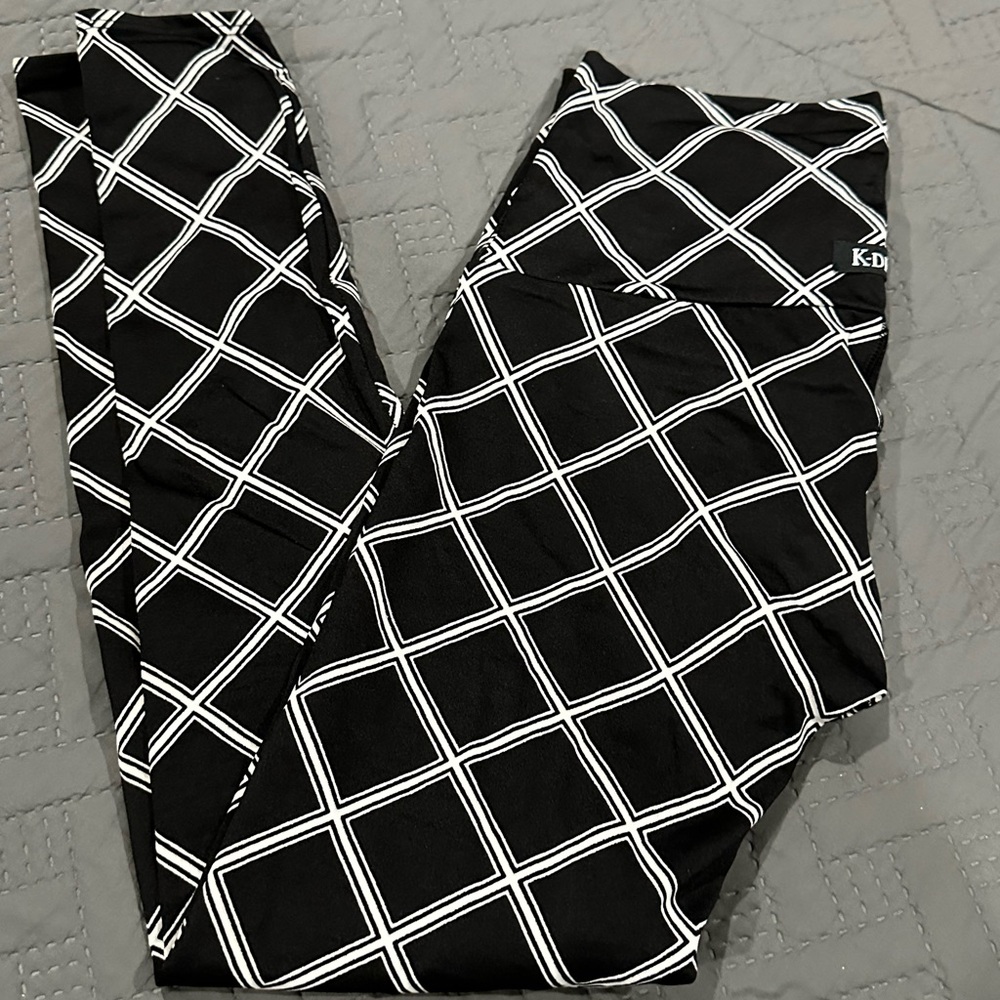 K-DEER Black Sneaker Length Leggings Red Tuxedo Side Stripe Sz S